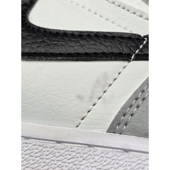 Title:
Nike Air Jordan 1 Mid Light Smoke Grey Black White Men\'s Size 11 main image 5